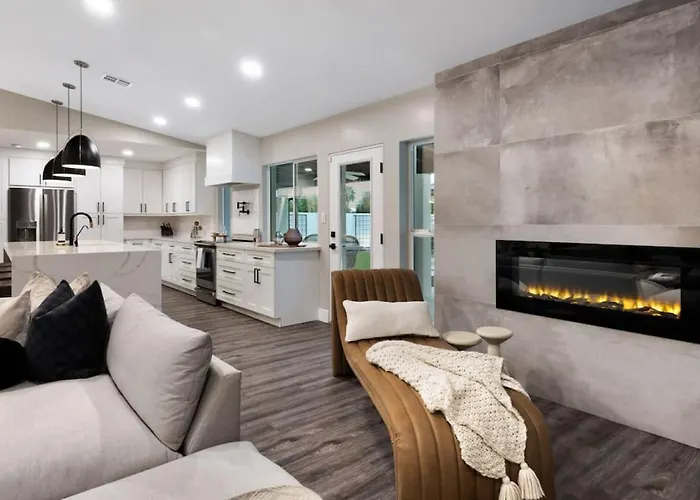 The Scottsdale Clubhouse * Phoenix