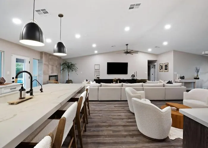 The Scottsdale Clubhouse *